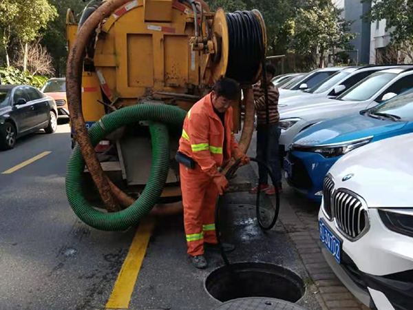 万冲镇排污管道清淤